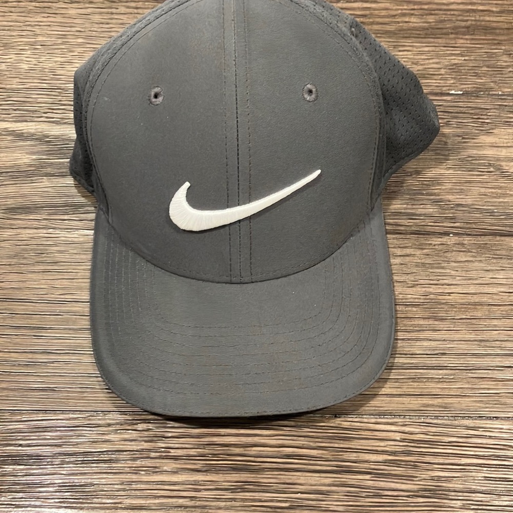 Dark grey Nike hat small/medium